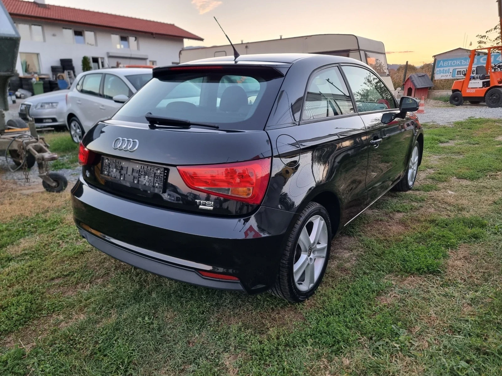 Audi A1 1.0TFSI - изображение 4