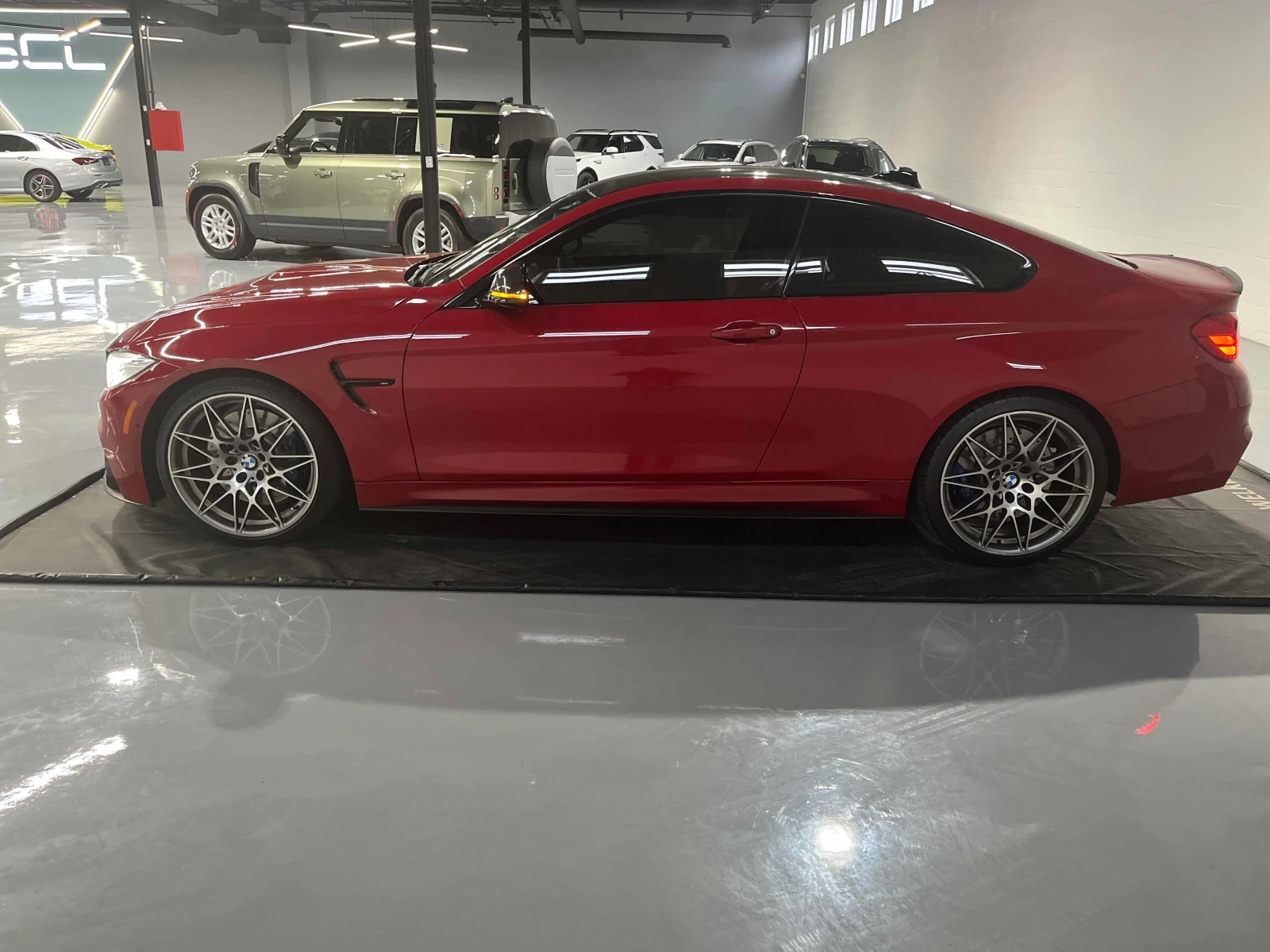 BMW M4 * * CARFAX * *   * *  | Mobile.bg   4