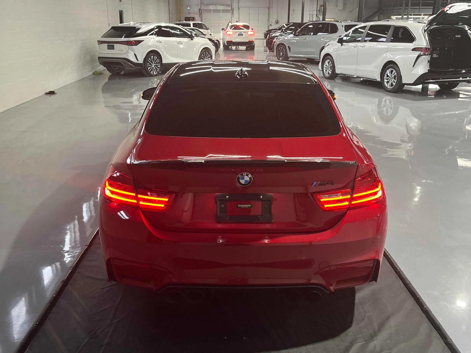 BMW M4 * * CARFAX * *   * *  | Mobile.bg   5