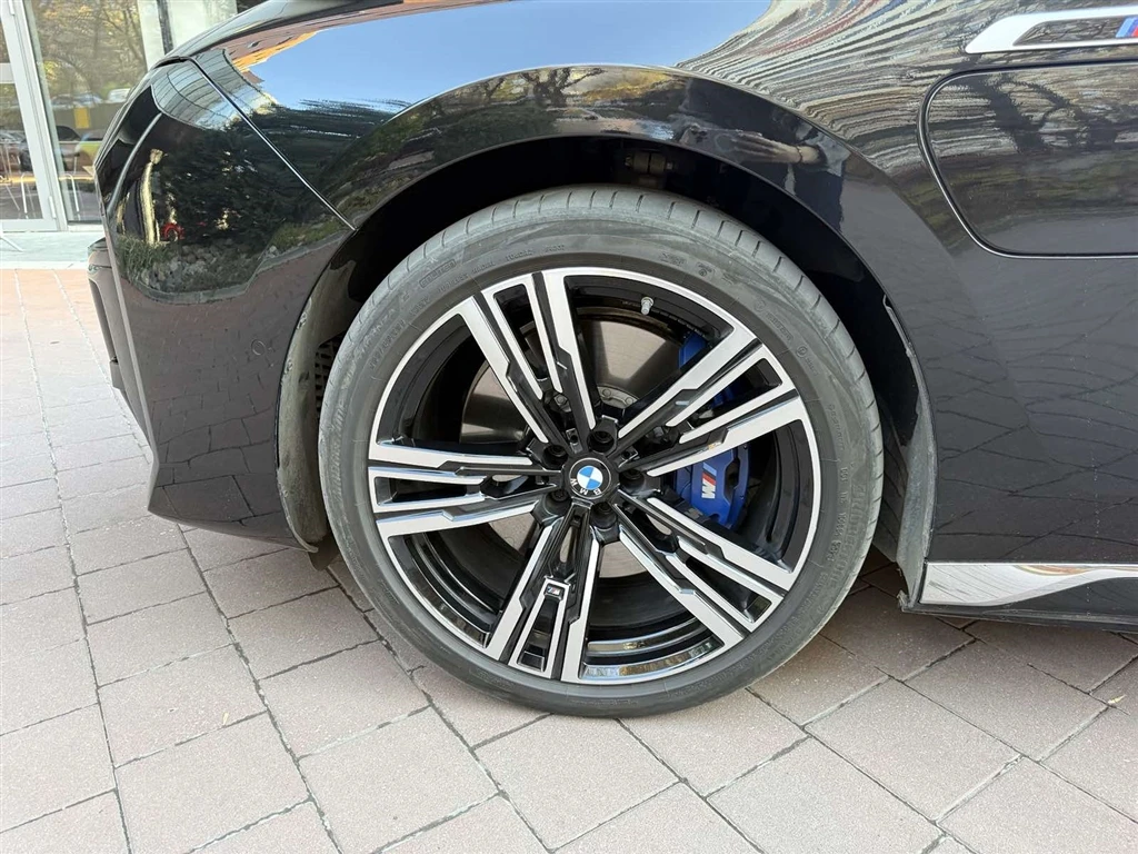 BMW 760 xDrive Седан - изображение 9