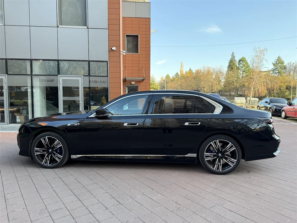 BMW 760 xDrive Седан - изображение 8