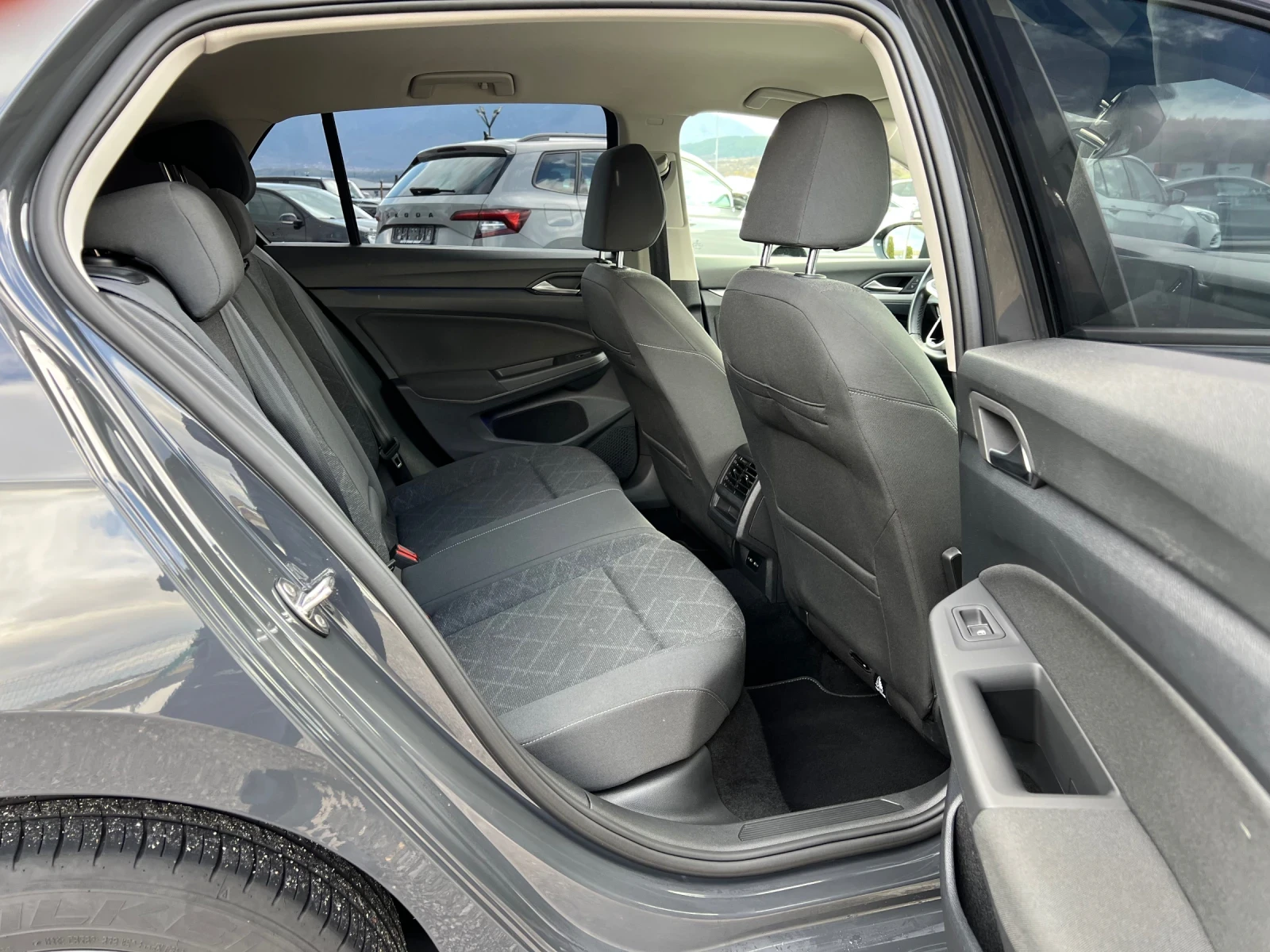 VW Golf 8* 1.0 ETSI* Life* 110cv* DSG*  | Mobile.bg   13