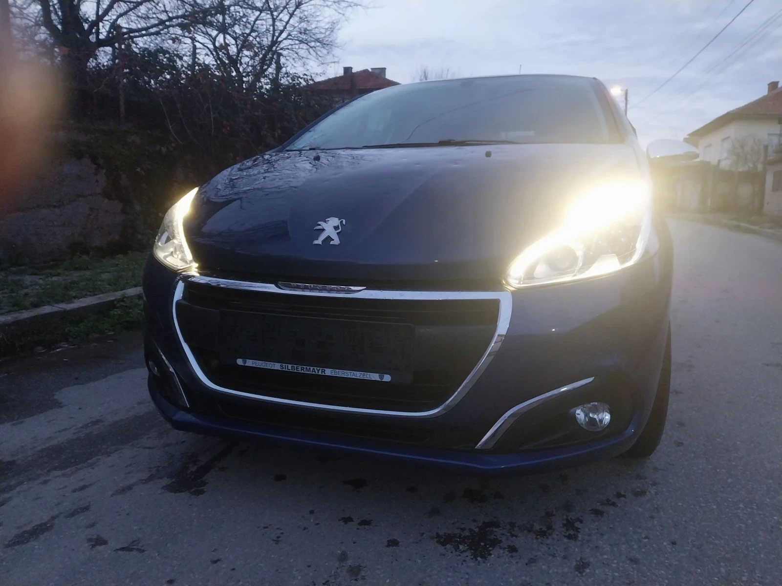 Peugeot 208 1.2i - изображение 2