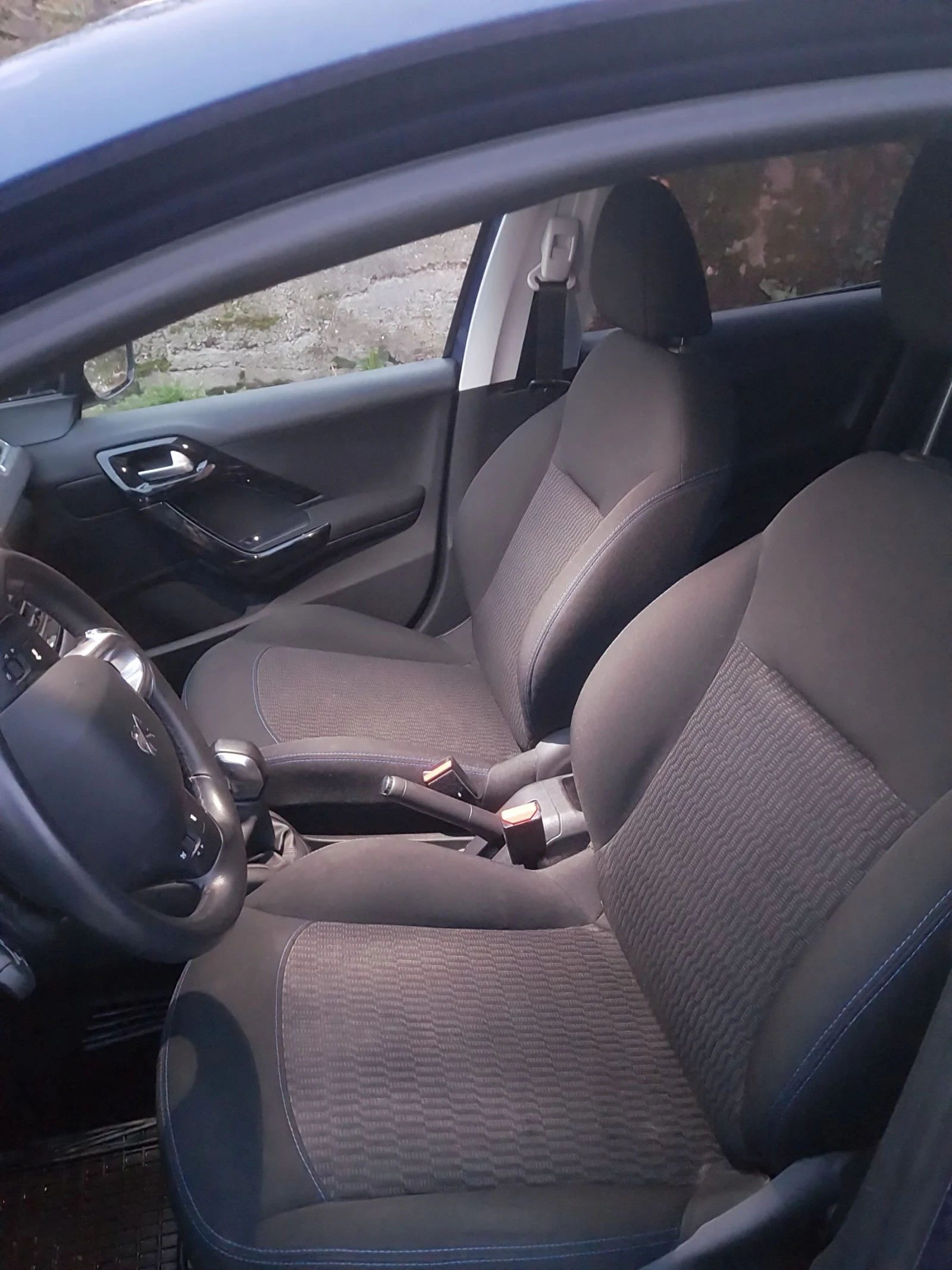 Peugeot 208 1.2i - изображение 10