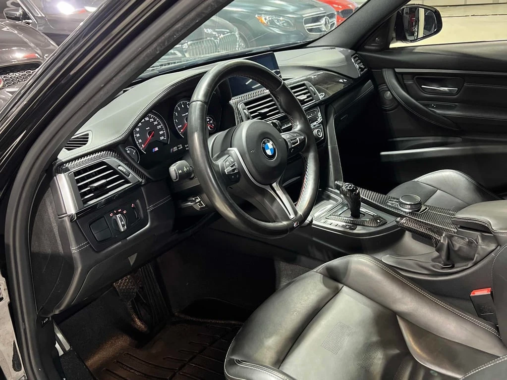 BMW M3 * 4dr Sdn * CARFAX * БЕЗ ПЪРВОНАЧАЛНА ВНОСКА - изображение 5