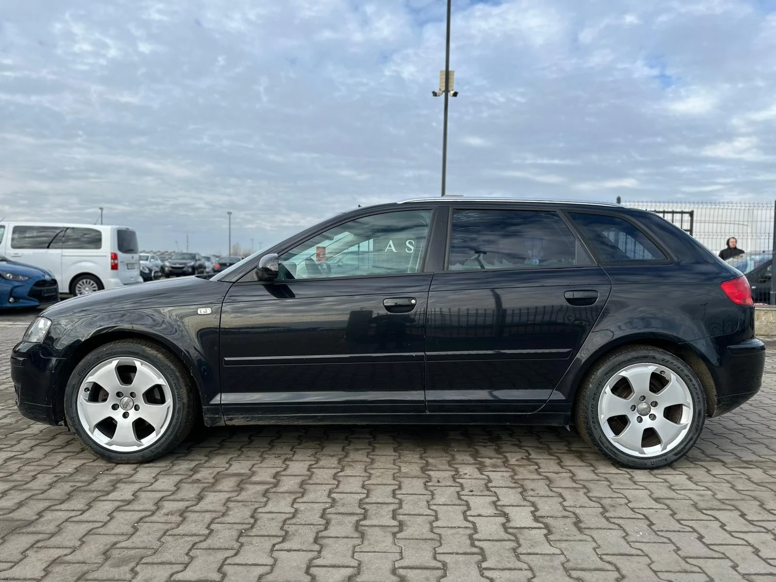 Audi A3 / 2.0 TDI / SPORTBACK / - изображение 2