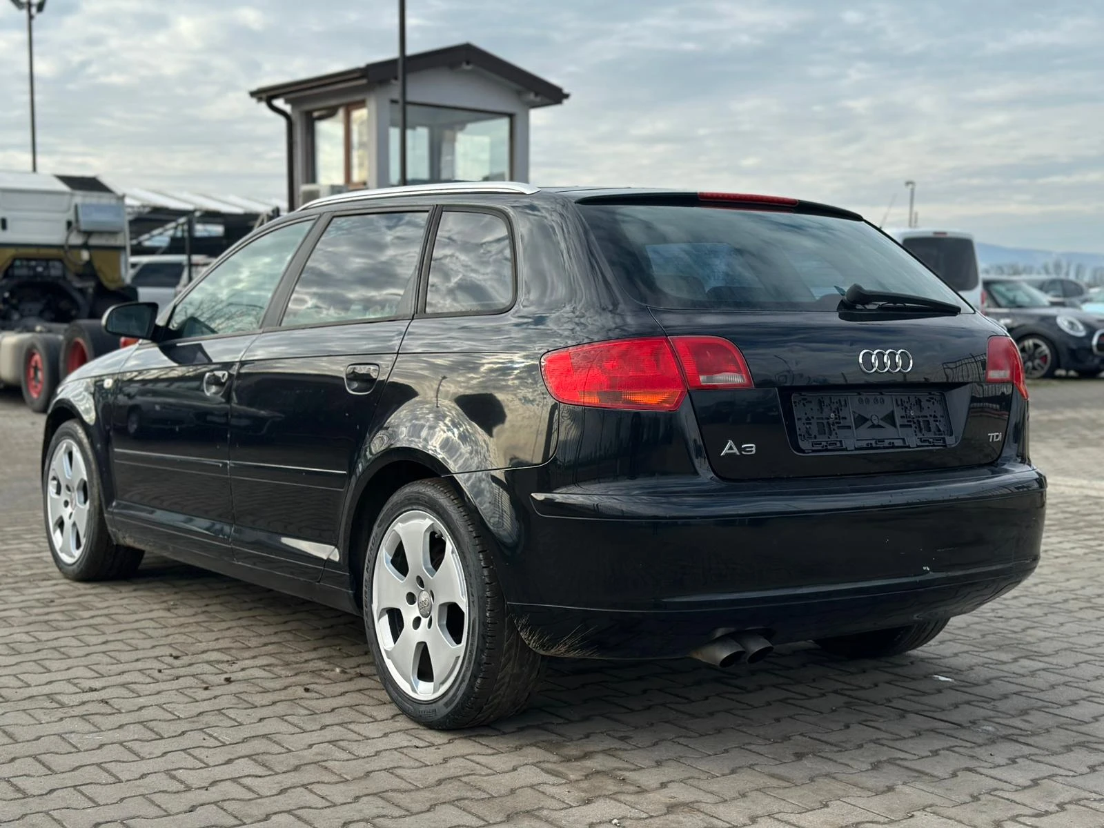 Audi A3 / 2.0 TDI / SPORTBACK / - изображение 3