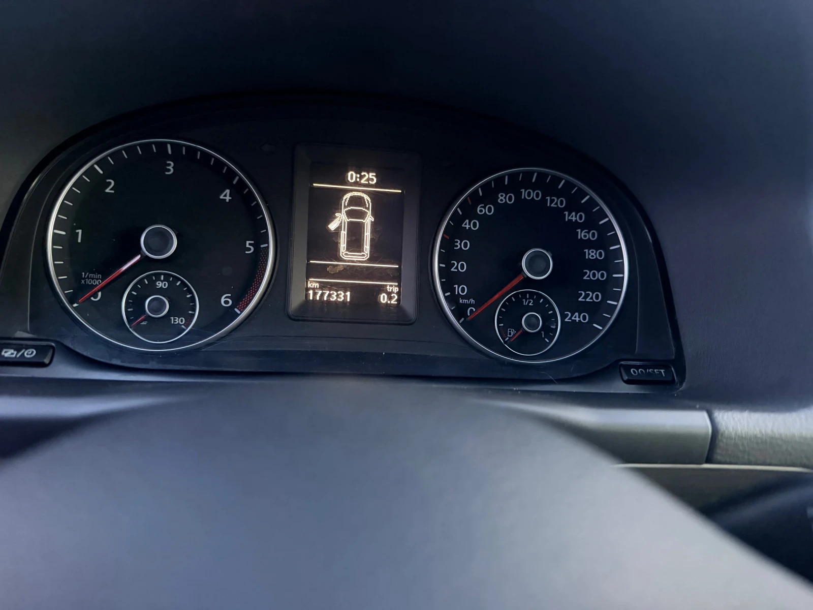 VW Touran Cross, снимка 13 - Автомобили и джипове - 53830244