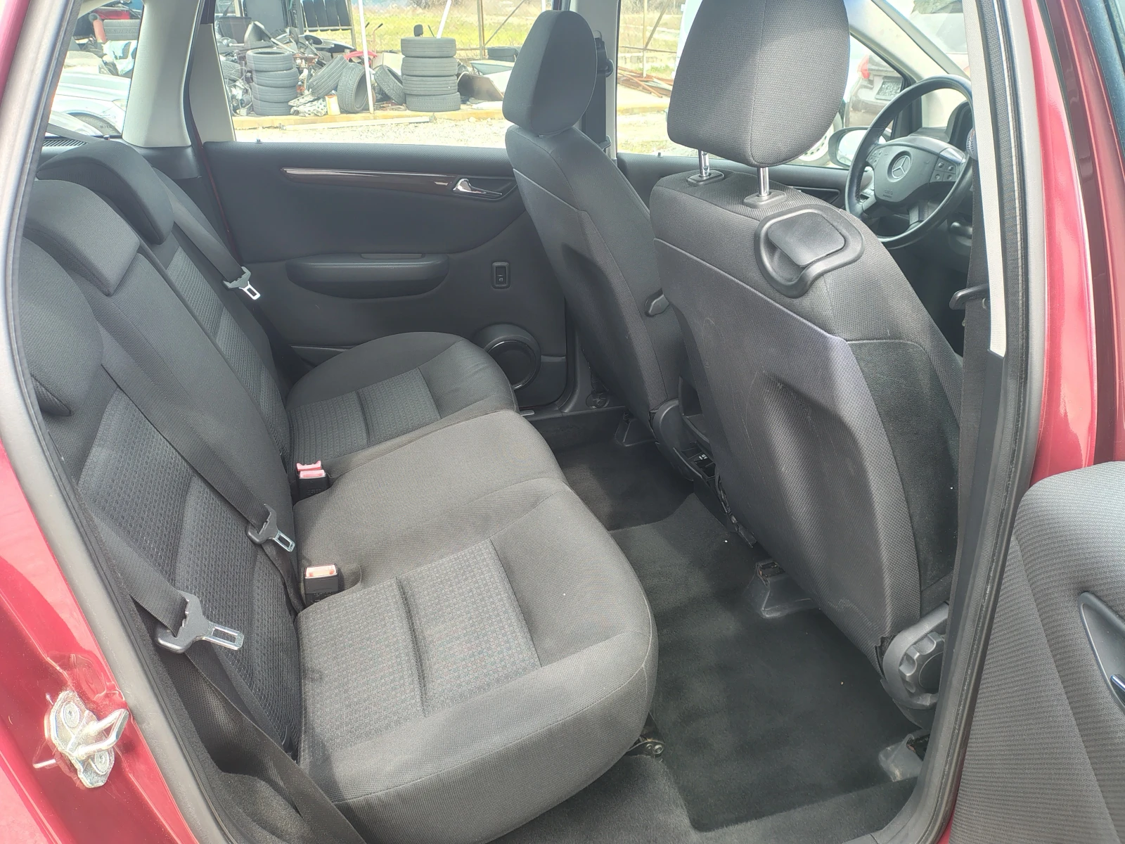 Mercedes-Benz B 170 1.7i, снимка 11 - Автомобили и джипове - 53963454