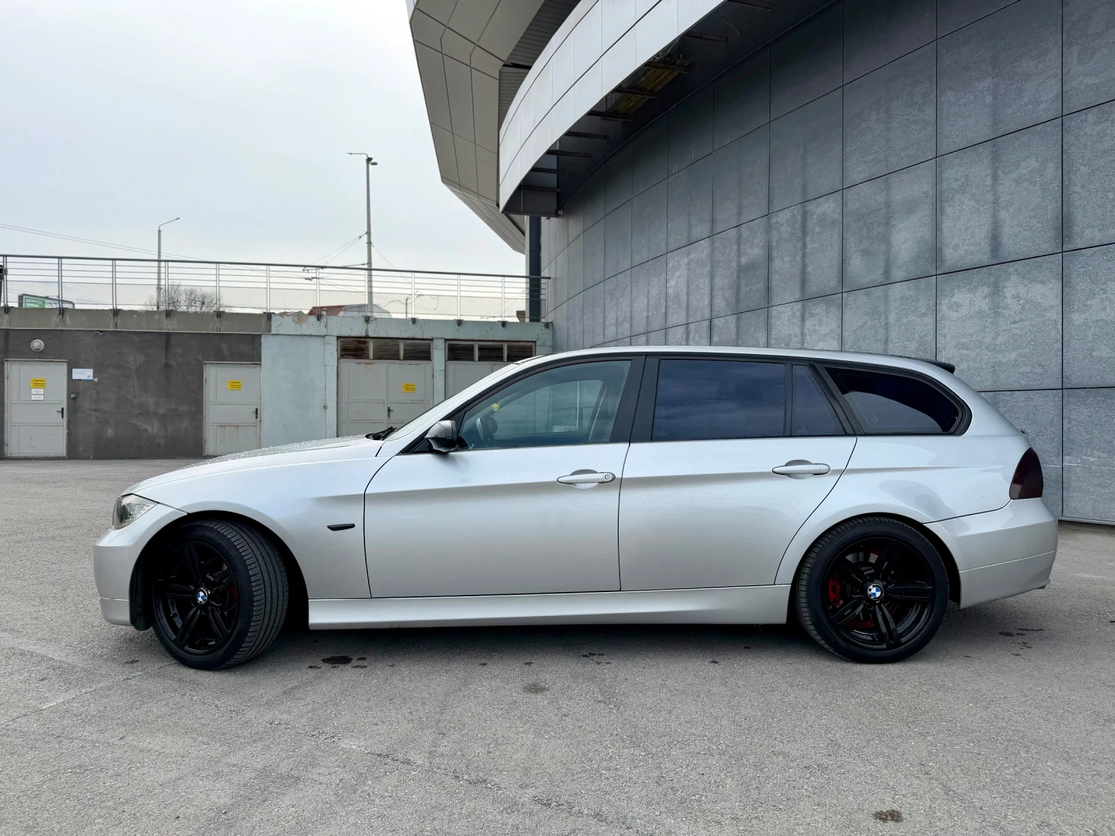 BMW 320, снимка 4 - Автомобили и джипове - 54181179