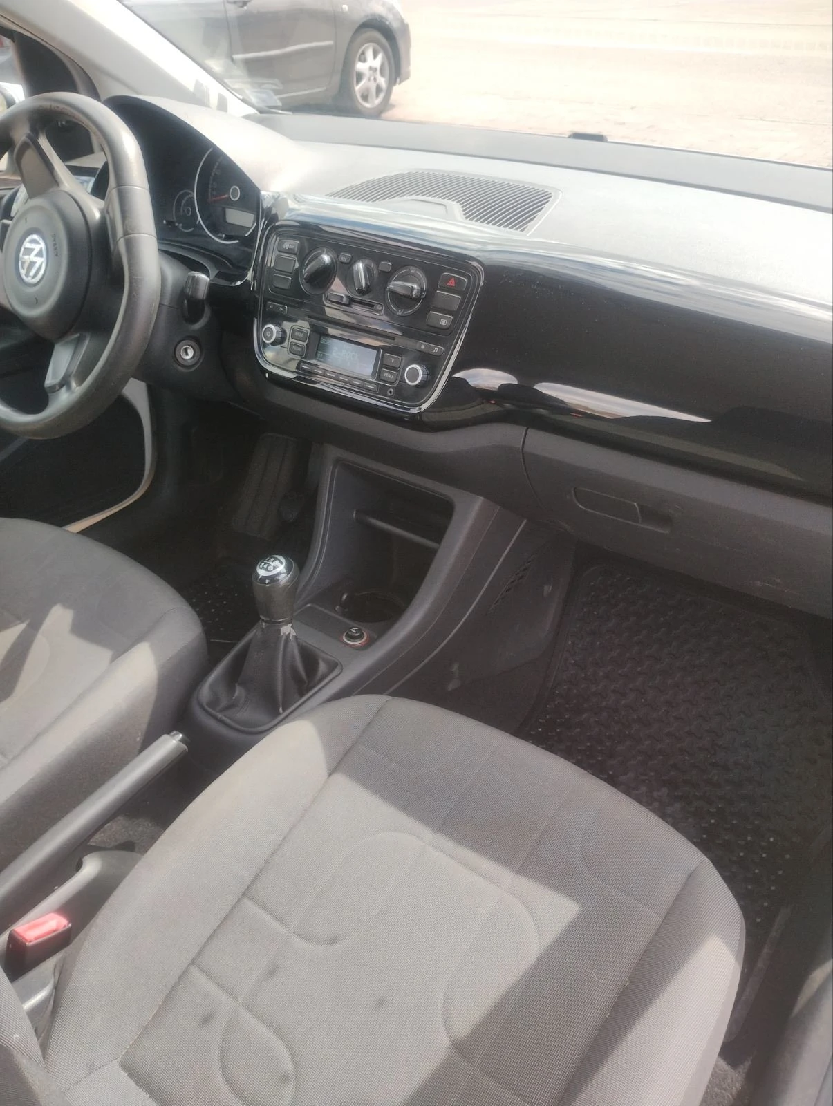 VW Up LPG, снимка 14 - Автомобили и джипове - 54331923