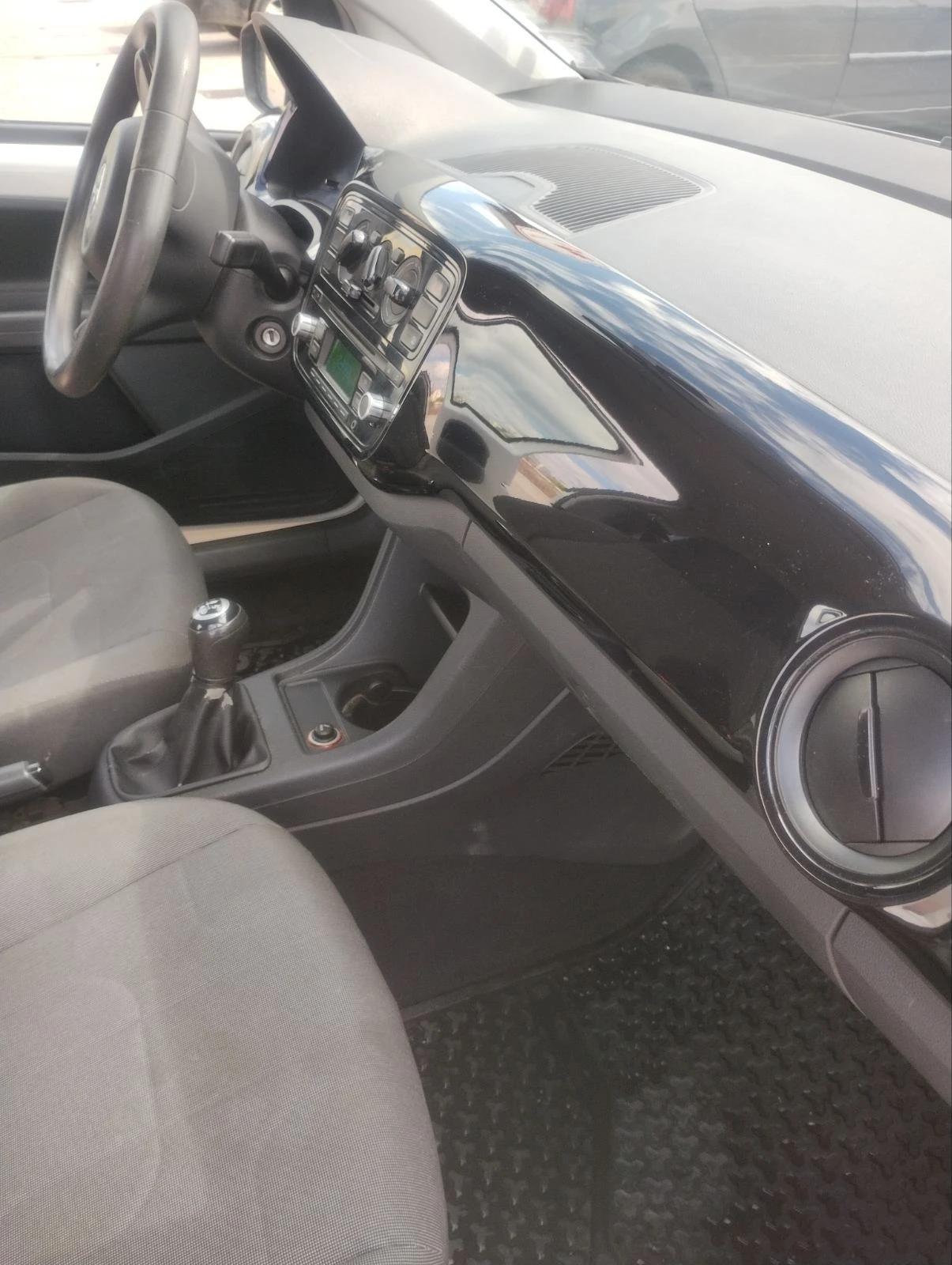 VW Up LPG, снимка 10 - Автомобили и джипове - 54331923