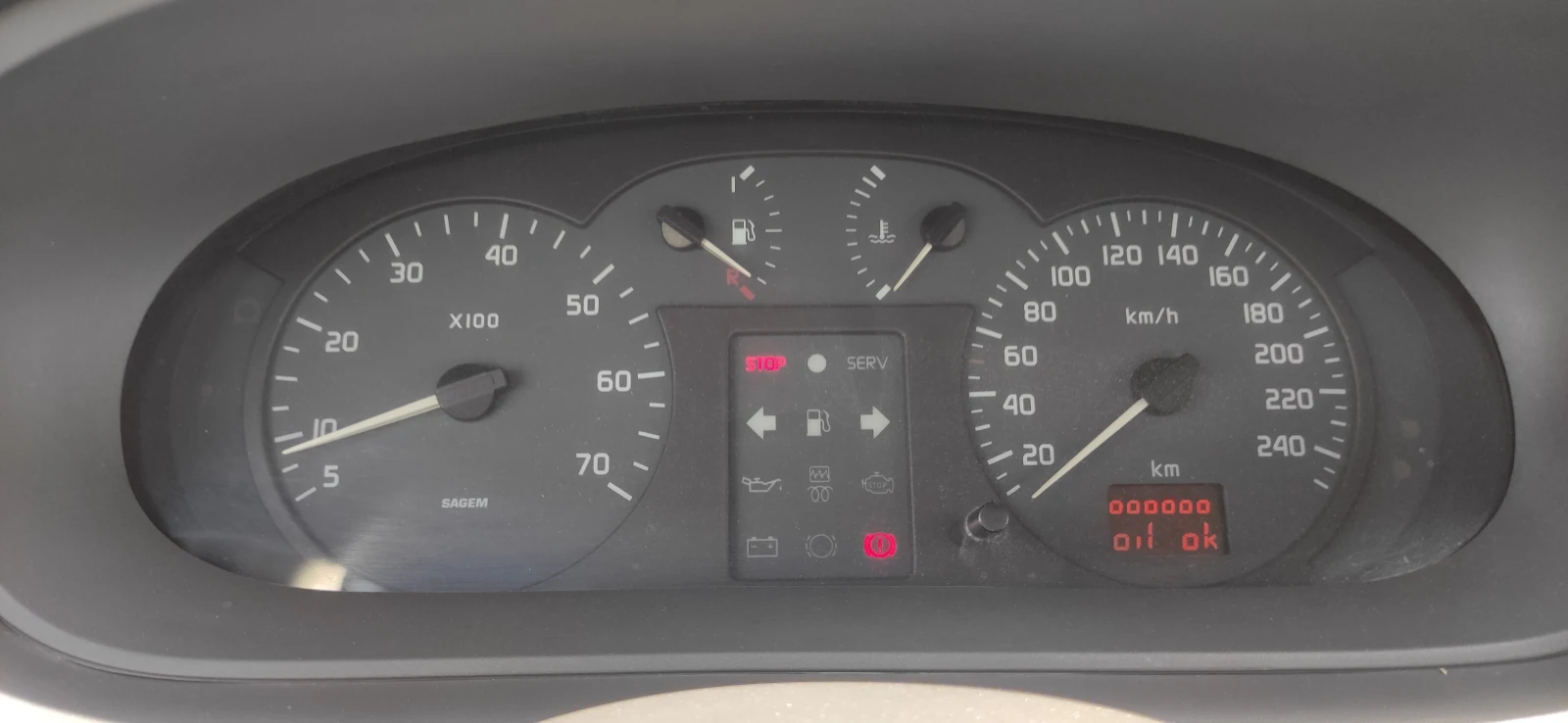 Renault Scenic 1.9 dTI RXT , снимка 15 - Автомобили и джипове - 54669874