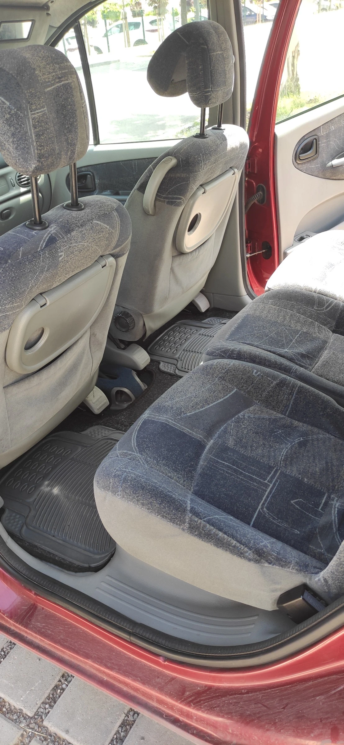 Renault Scenic 1.9 dTI RXT , снимка 9 - Автомобили и джипове - 54669874