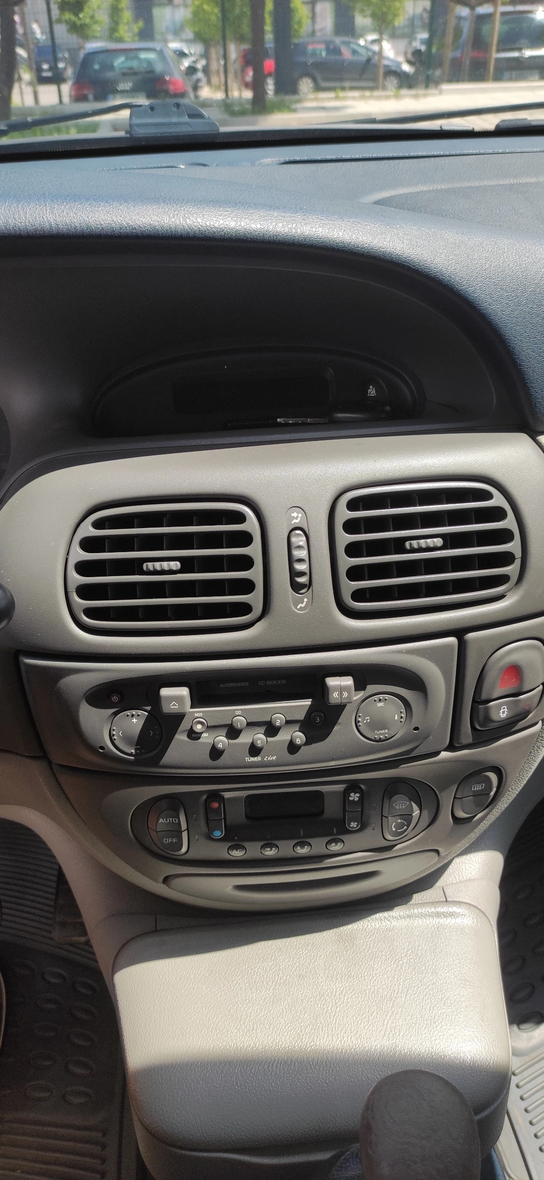 Renault Scenic 1.9 dTI RXT , снимка 11 - Автомобили и джипове - 54669874