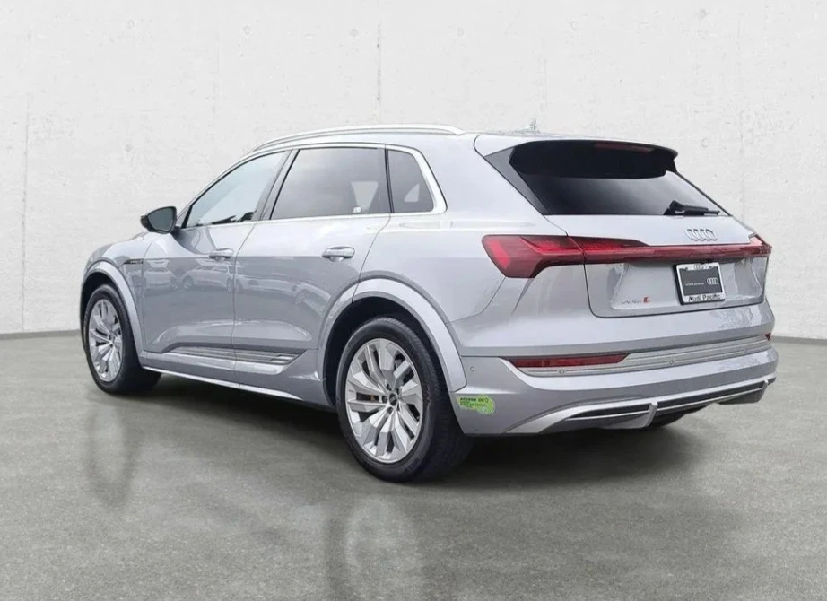 Audi E-Tron, снимка 4 - Автомобили и джипове - 54714003