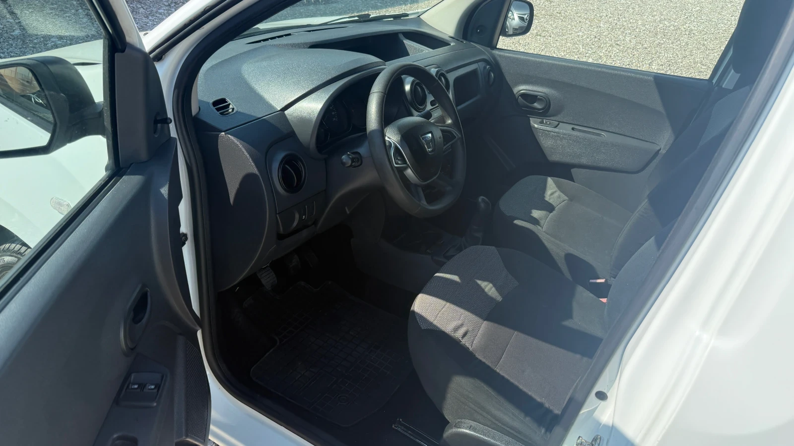 Dacia Dokker 1.6 i Gaz, снимка 6 - Автомобили и джипове - 55097123