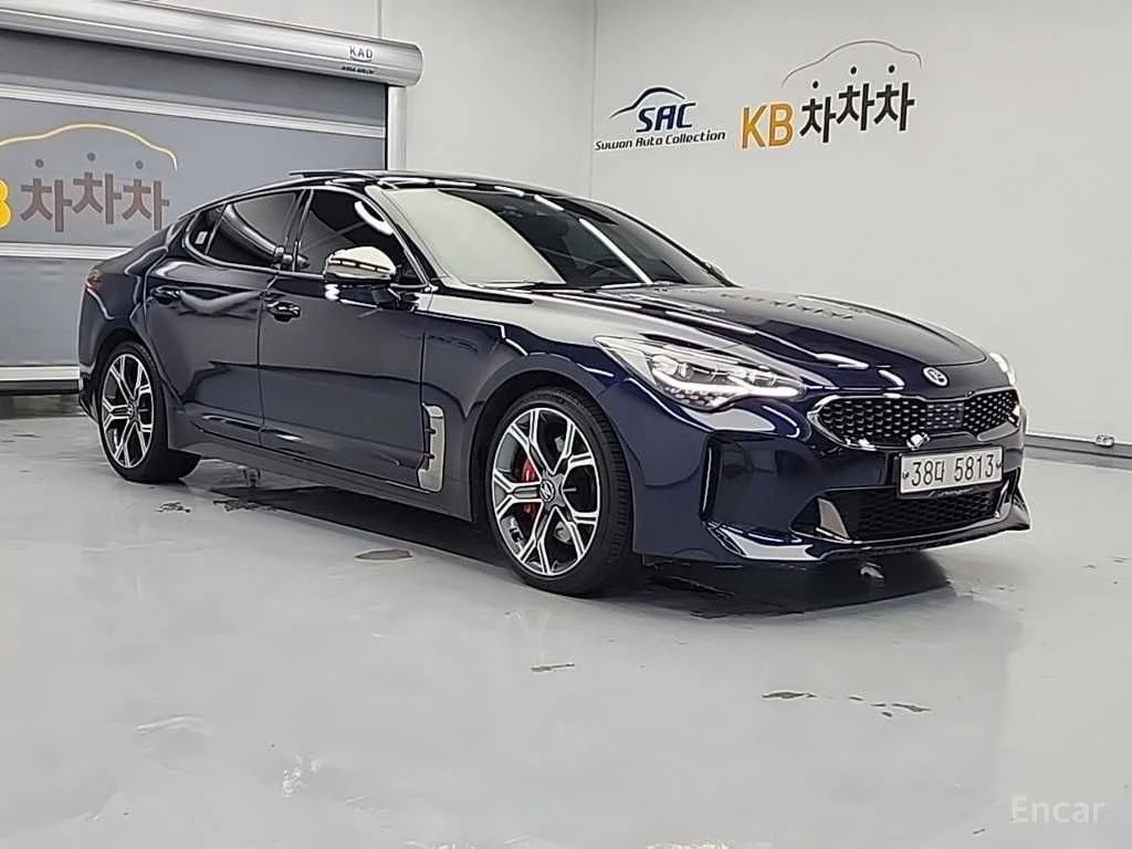 Kia Stinger GT* 3.3* TURBO* AWD* ОБДУХВАНЕ* LANE* ASSIST* ХЕДЪ, снимка 2 - Автомобили и джипове - 55729985