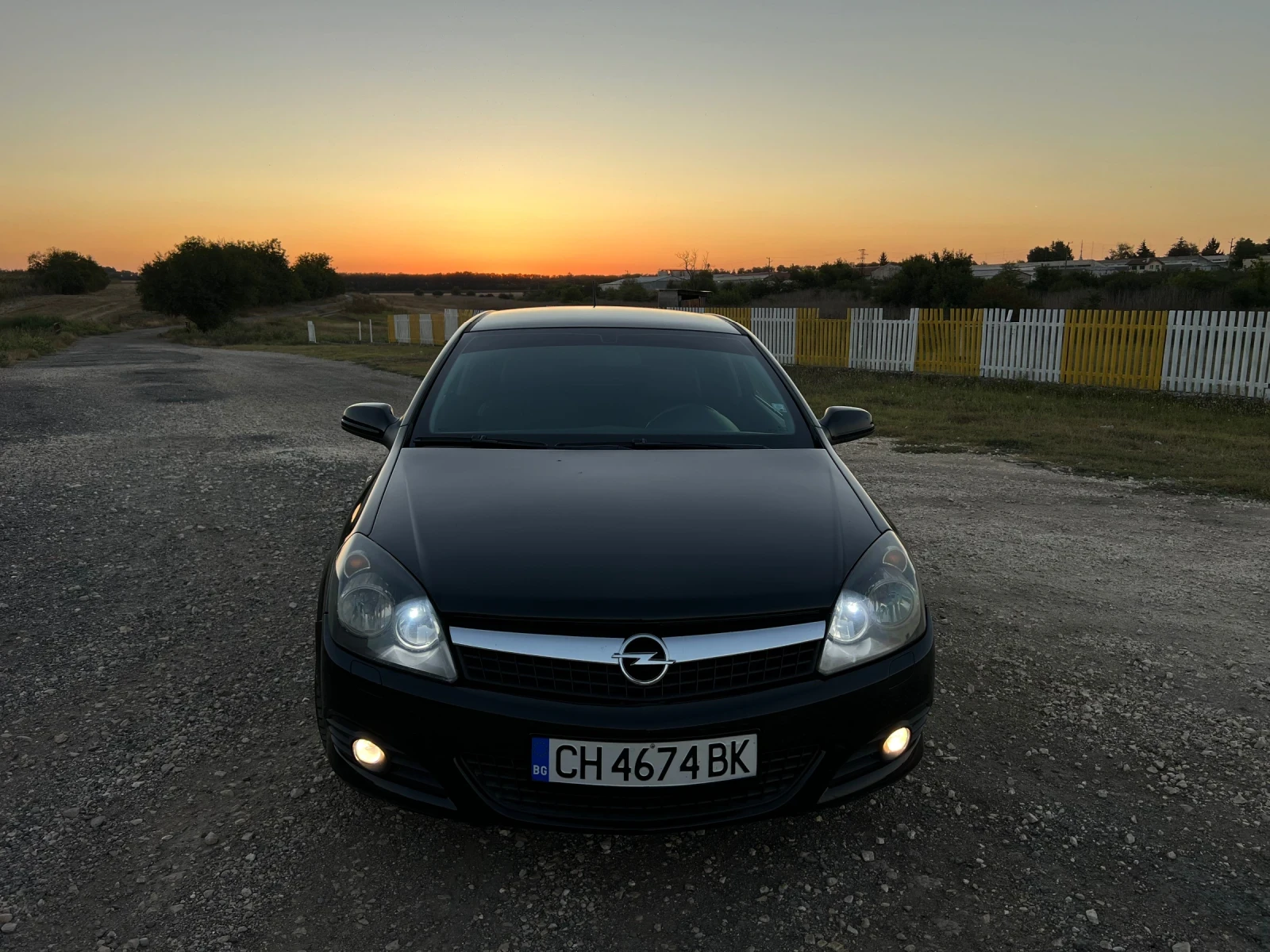 Opel Astra H GTC 1.9CDTI 8V, снимка 2 - Автомобили и джипове - 55904438