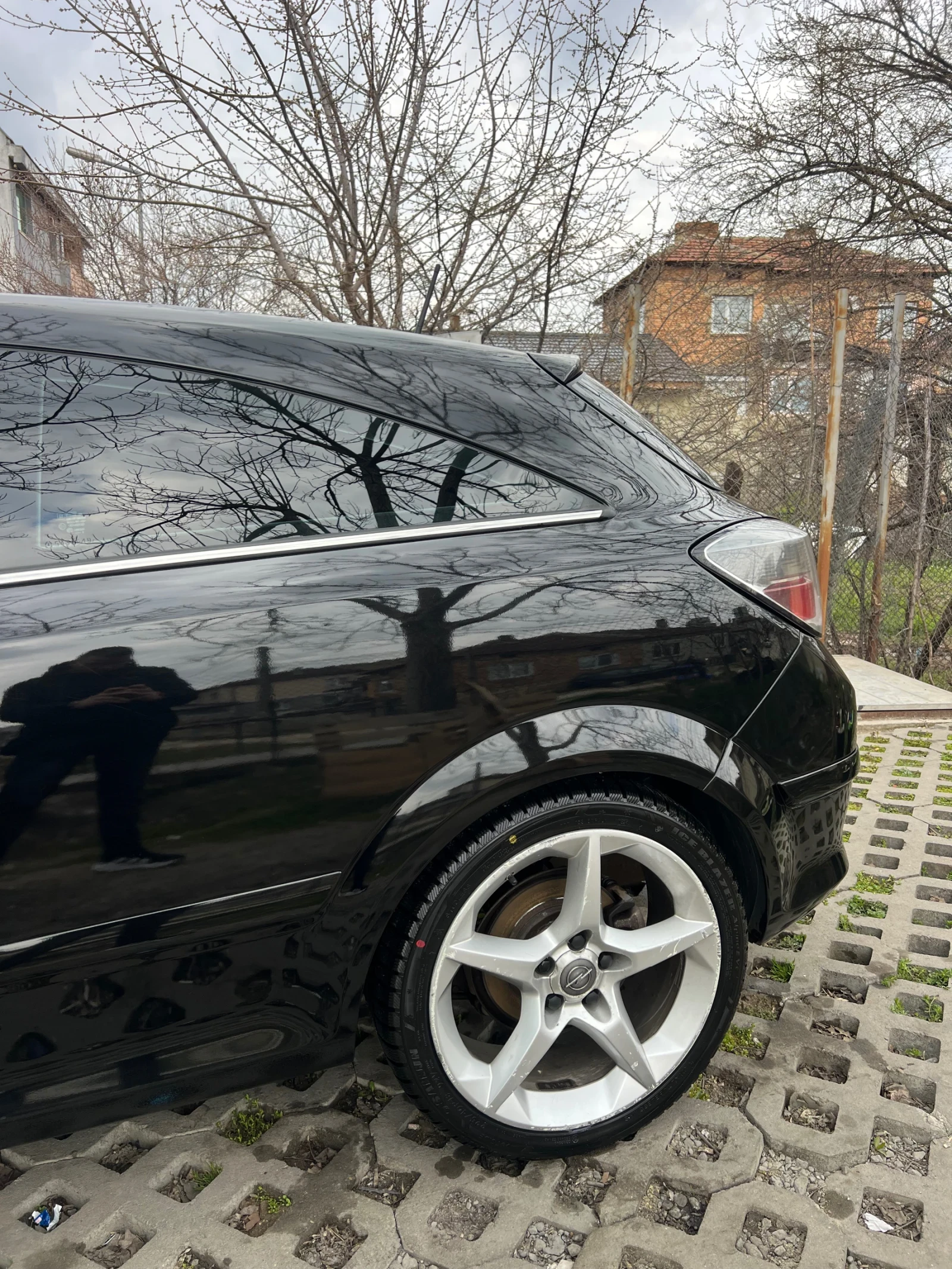 Opel Astra H GTC 1.9CDTI 8V, снимка 14 - Автомобили и джипове - 55904438