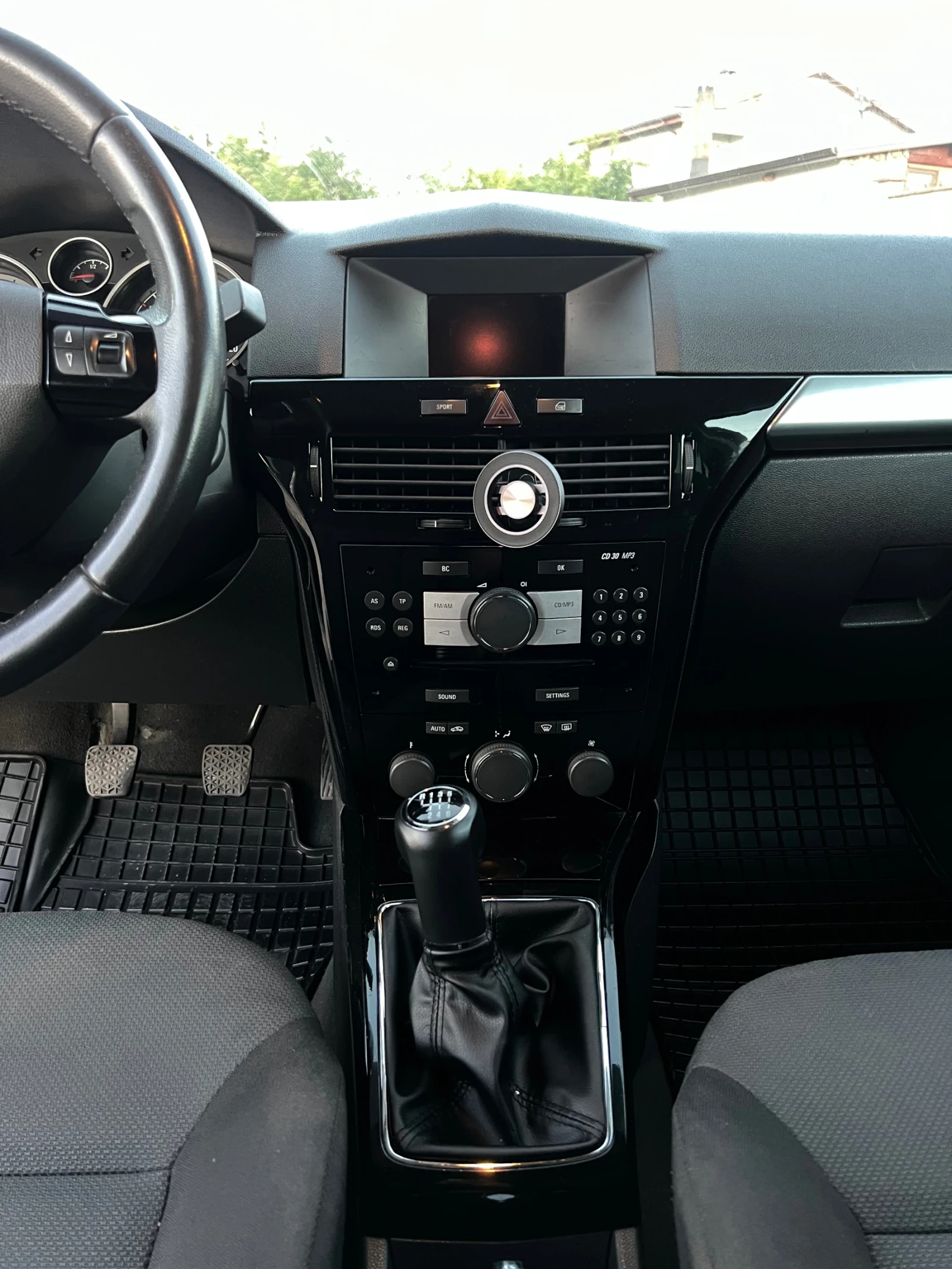 Opel Astra H GTC 1.9CDTI 8V, снимка 12 - Автомобили и джипове - 55904438