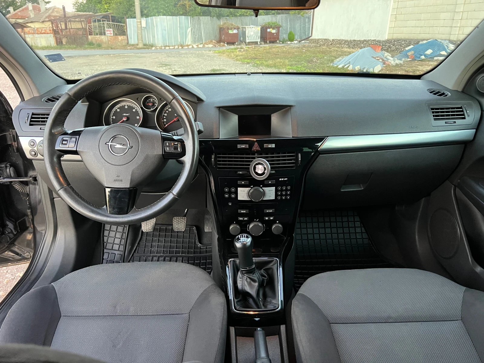Opel Astra H GTC 1.9CDTI 8V, снимка 11 - Автомобили и джипове - 55904438