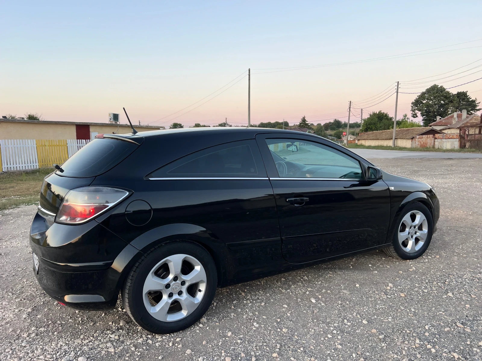 Opel Astra H GTC 1.9CDTI 8V, снимка 4 - Автомобили и джипове - 55904438
