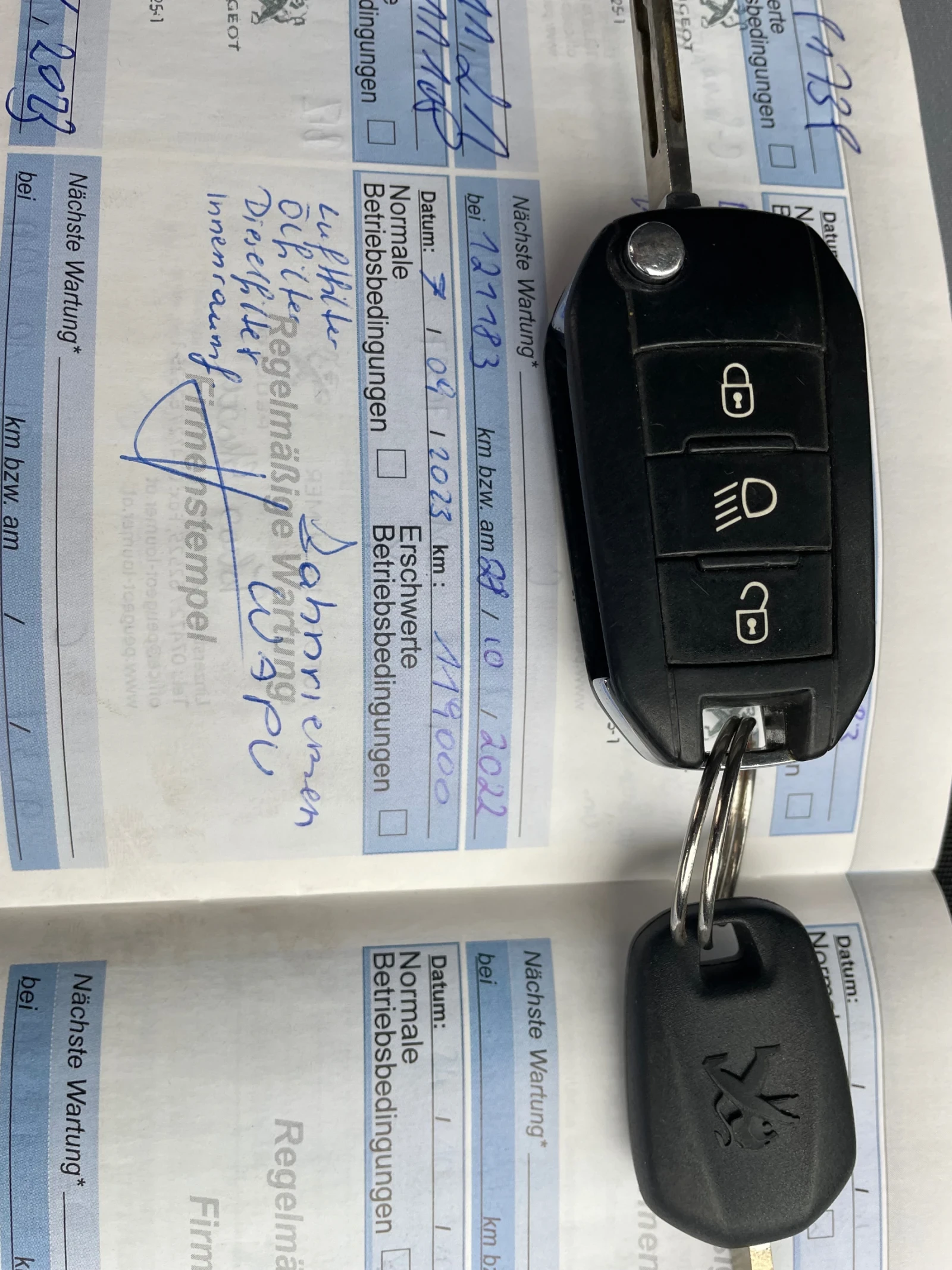 Peugeot 2008 1.6 HDI.ALURE, снимка 15 - Автомобили и джипове - 56271956