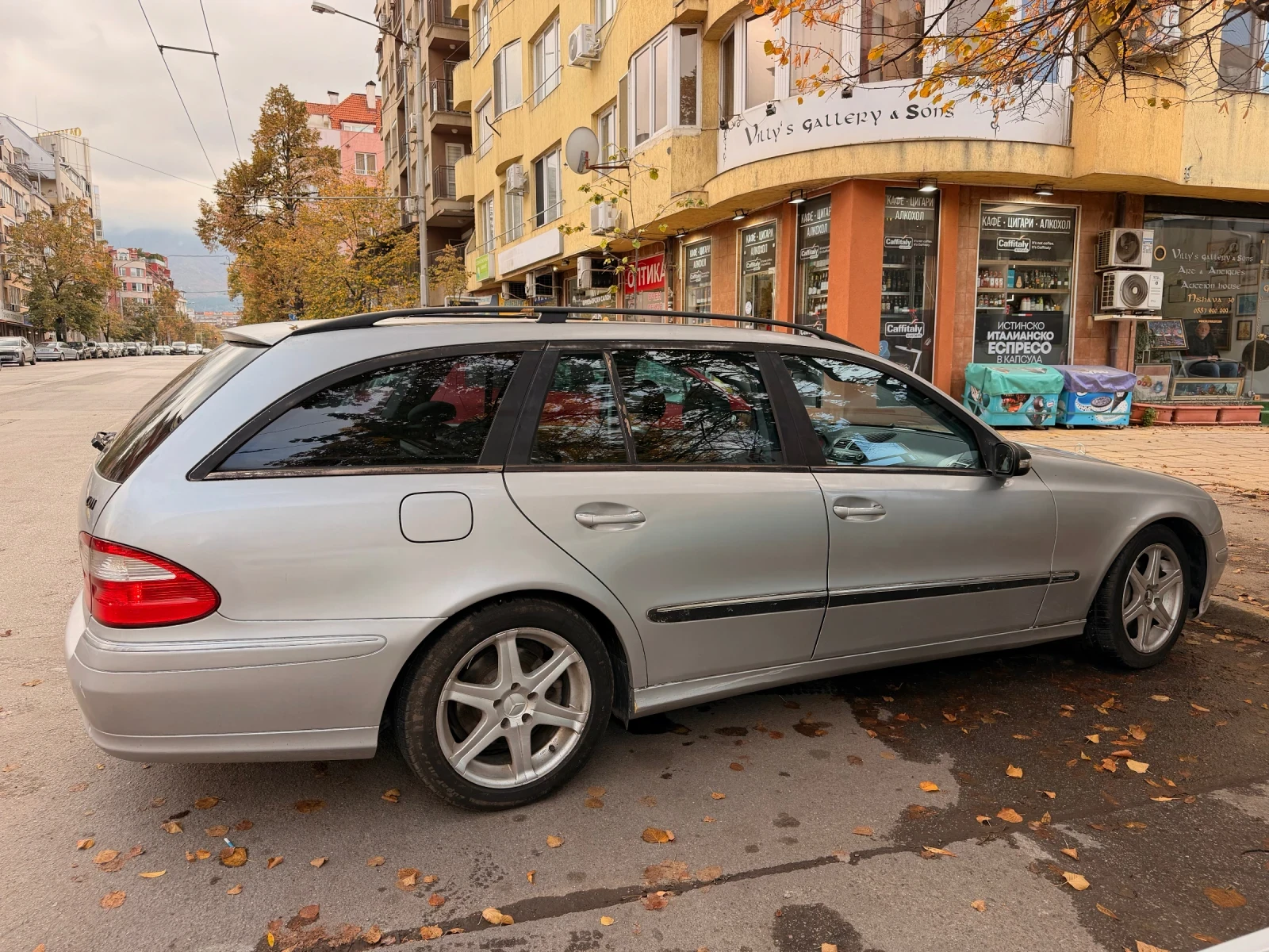 Mercedes-Benz E 320, снимка 6 - Автомобили и джипове - 56509519