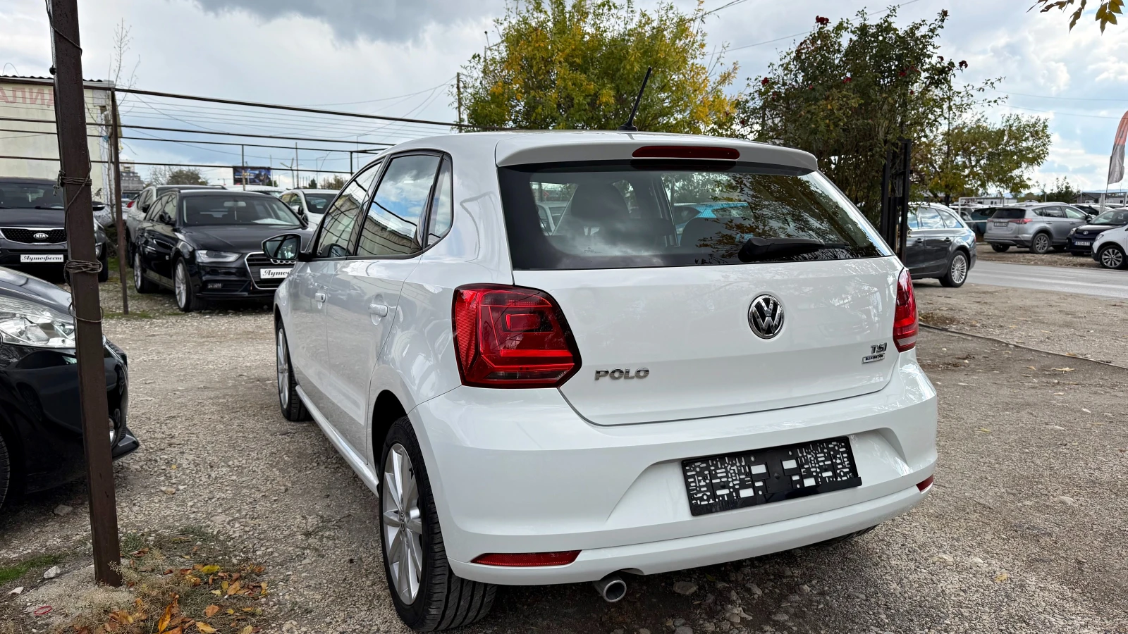 VW Polo 1.2TSI DSG FACELIFT, снимка 3 - Автомобили и джипове - 56532653