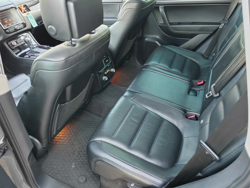 VW Touareg, снимка 4 - Автомобили и джипове - 51018191