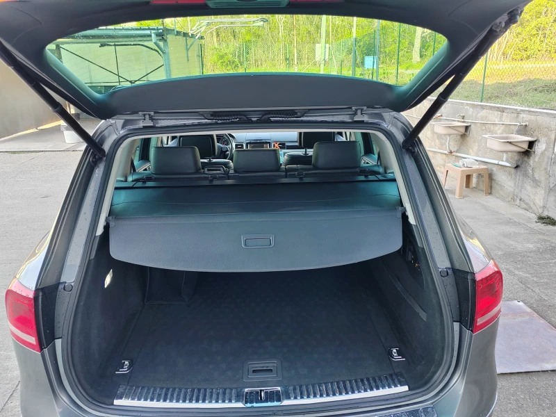 VW Touareg, снимка 5 - Автомобили и джипове - 51018191