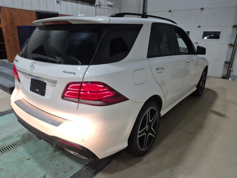 Mercedes-Benz GLE 400 * CARFAX * ФИНАНСИРАНЕ , снимка 3 - Автомобили и джипове - 52703769