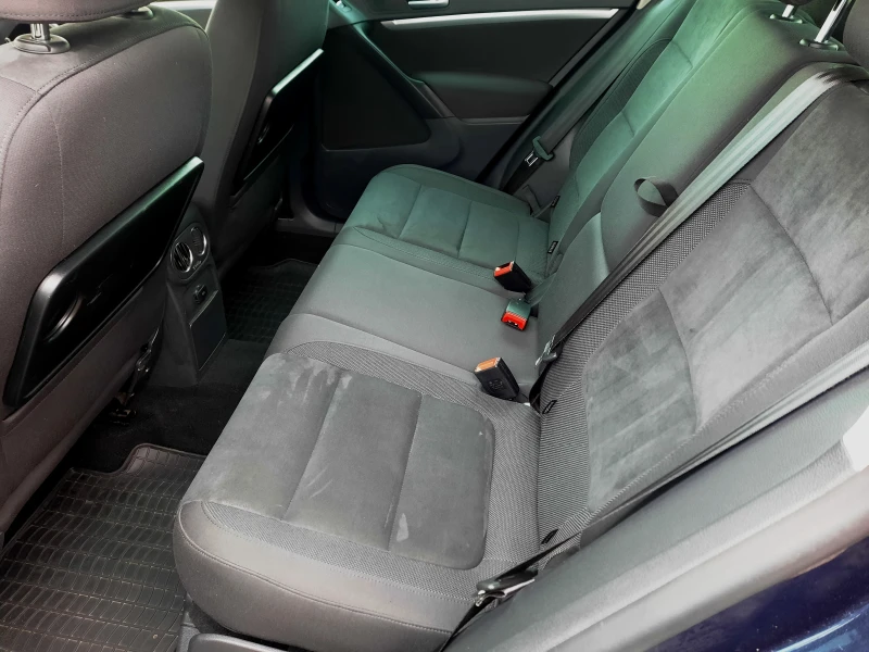 VW Tiguan 2.0 TDI 4x4, снимка 7 - Автомобили и джипове - 52828619