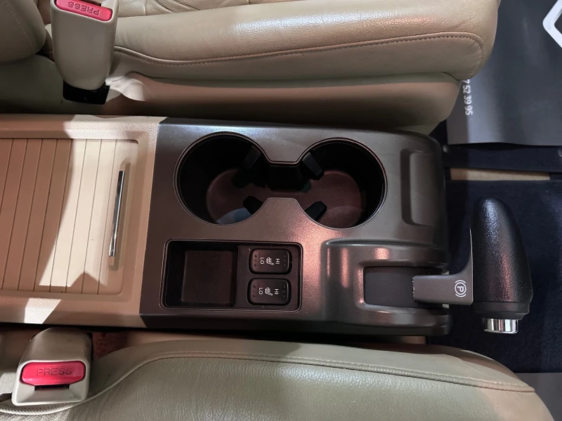 Honda Cr-v * NAVI* * Panorama* , снимка 11 - Автомобили и джипове - 52892843