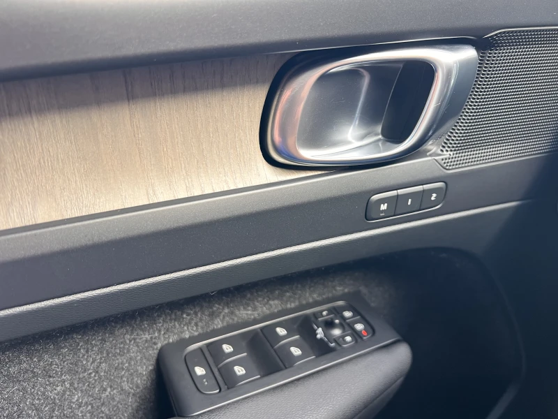 Volvo XC40 INSCRIPTION/2.0D4/190k.c./AT8/4х4, снимка 15 - Автомобили и джипове - 53535284