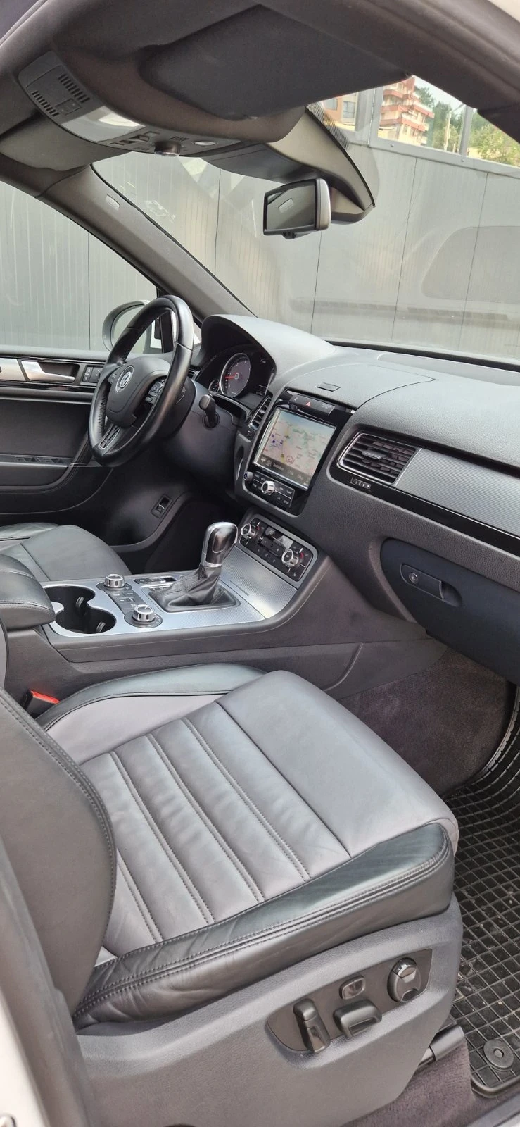 VW Touareg, снимка 5 - Автомобили и джипове - 54493256