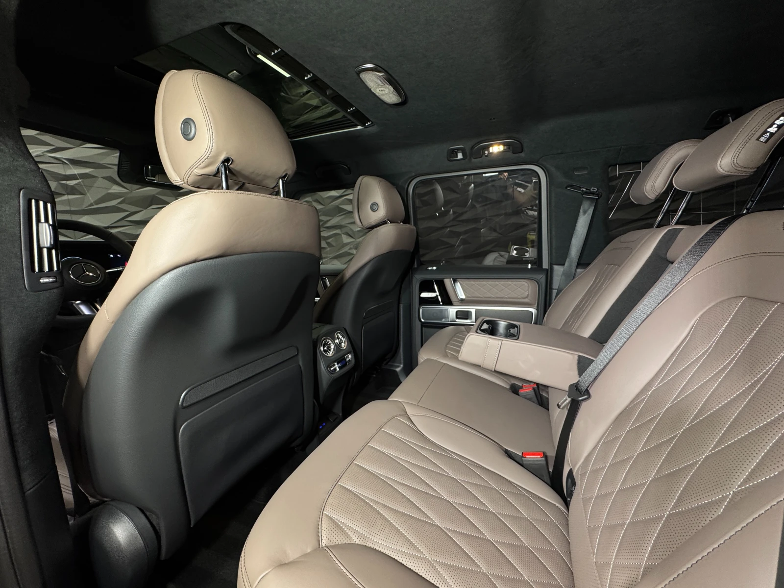 Mercedes-Benz G 450 d 4M AMG* Night* Exclusive* Burm - изображение 8