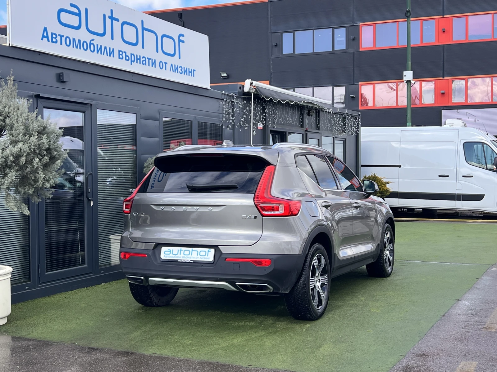 Volvo XC40 INSCRIPTION/2.0D4/190k.c./AT8/4х4 - изображение 4