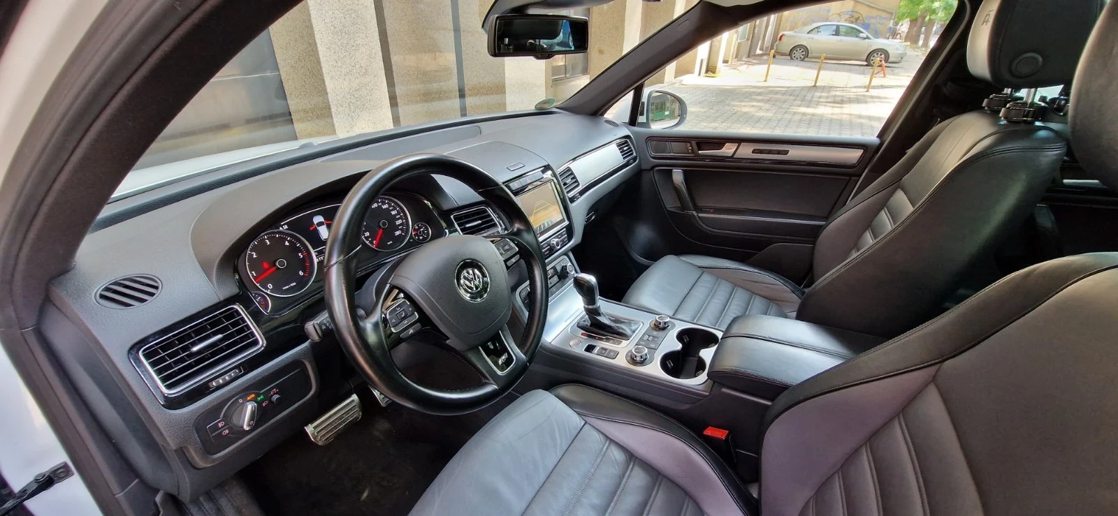 VW Touareg, снимка 2 - Автомобили и джипове - 54493256