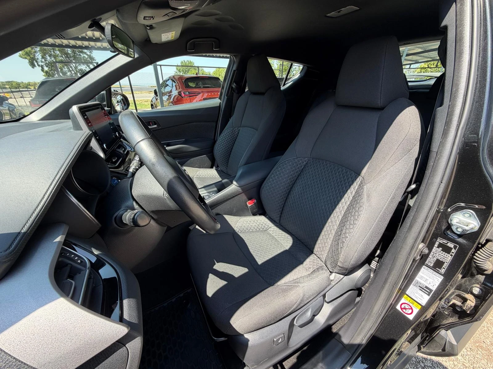Toyota C-HR /1.8/Facelift/В гаранция Relax, снимка 13 - Автомобили и джипове - 55614010
