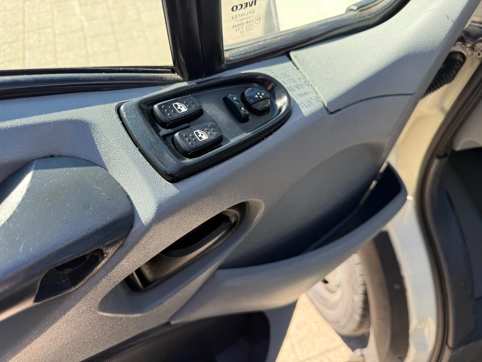 Iveco Daily 40C18 3.0HPI до 3.5т. 4.20м. , снимка 15 - Бусове и автобуси - 56306355