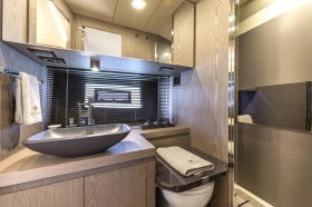 Моторна яхта Invictus ТТ460, снимка 11