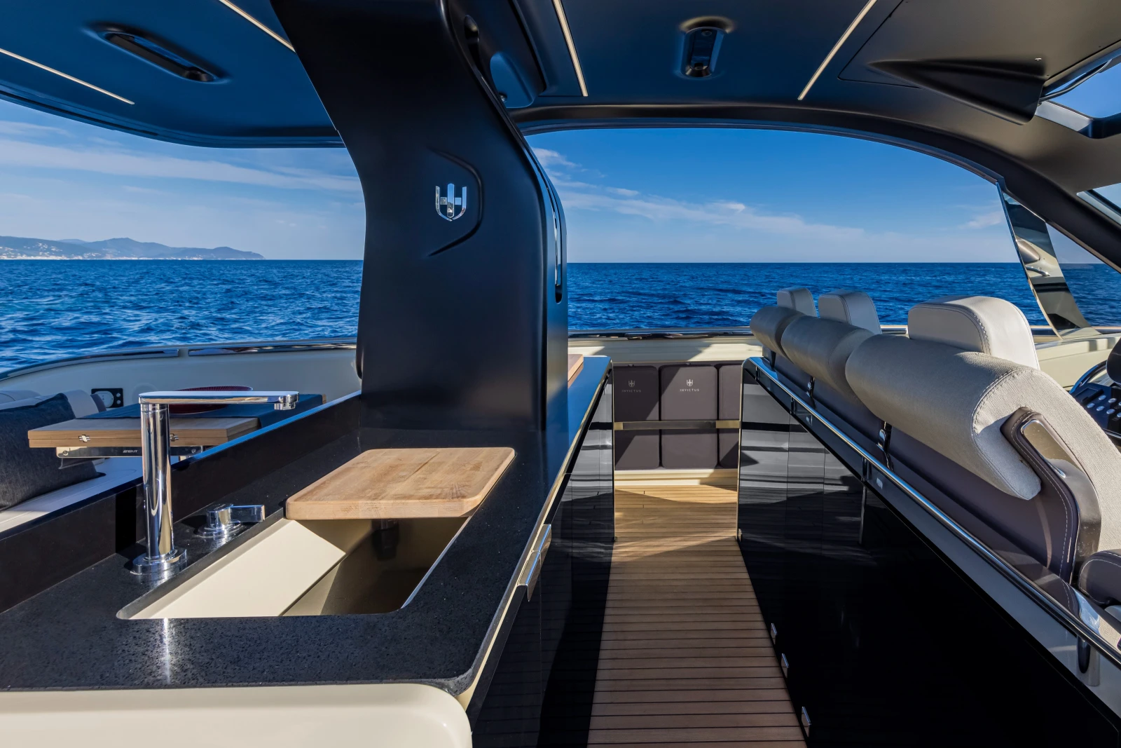   Invictus 460 | Mobile.bg   13