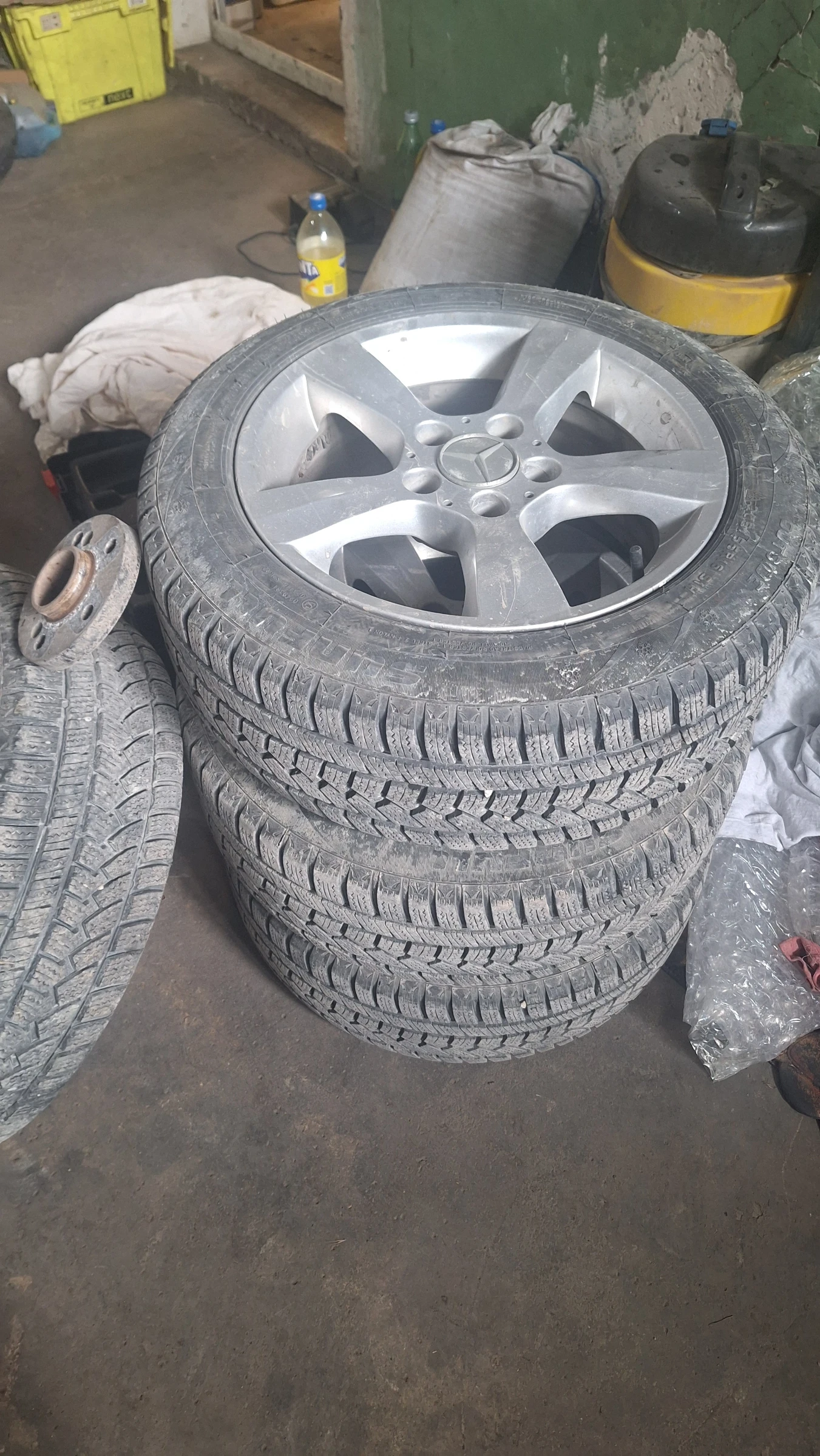 Гуми с джанти Semperit 215/50R16, снимка 5 - Гуми и джанти - 54933996