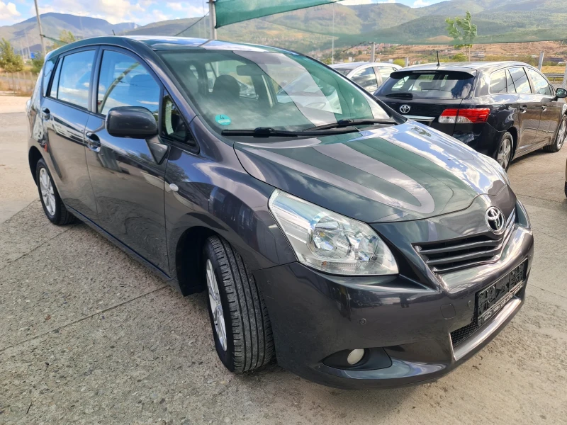 Toyota Verso 1.8 VVTi Панорама Автопилот , снимка 2 - Автомобили и джипове - 47353104