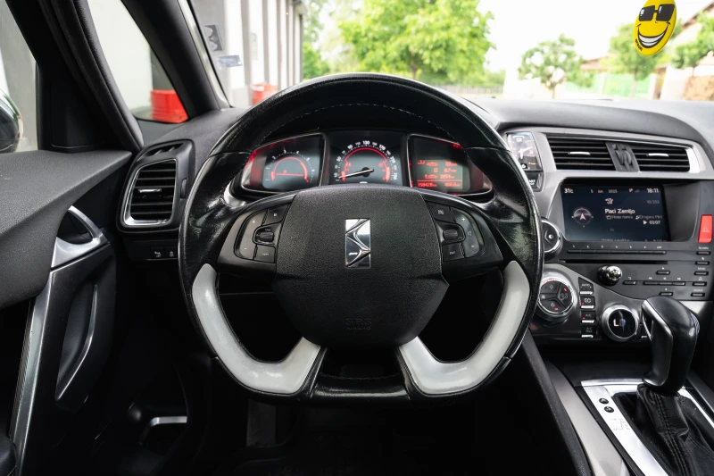 Citroen DS5 2.0 HDI* Кейлес* Панорама* Камера, снимка 10 - Автомобили и джипове - 50613680