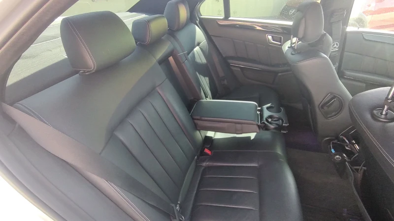Mercedes-Benz E 220 на ЧАСТИ , снимка 11 - Автомобили и джипове - 51349218
