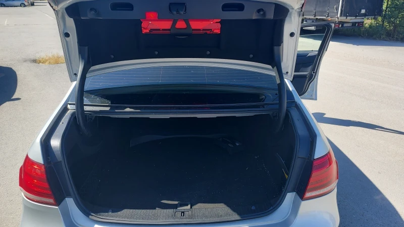 Mercedes-Benz E 220 на ЧАСТИ , снимка 13 - Автомобили и джипове - 51349218