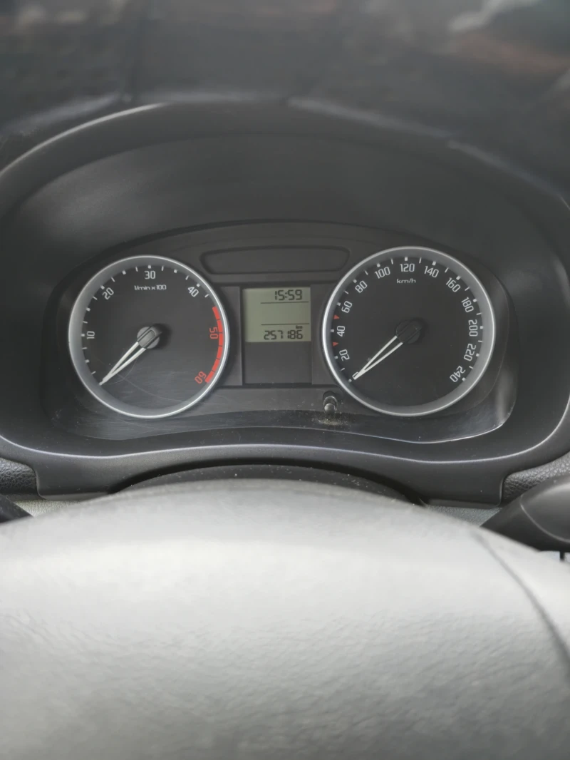 Skoda Roomster, снимка 10 - Автомобили и джипове - 52881331